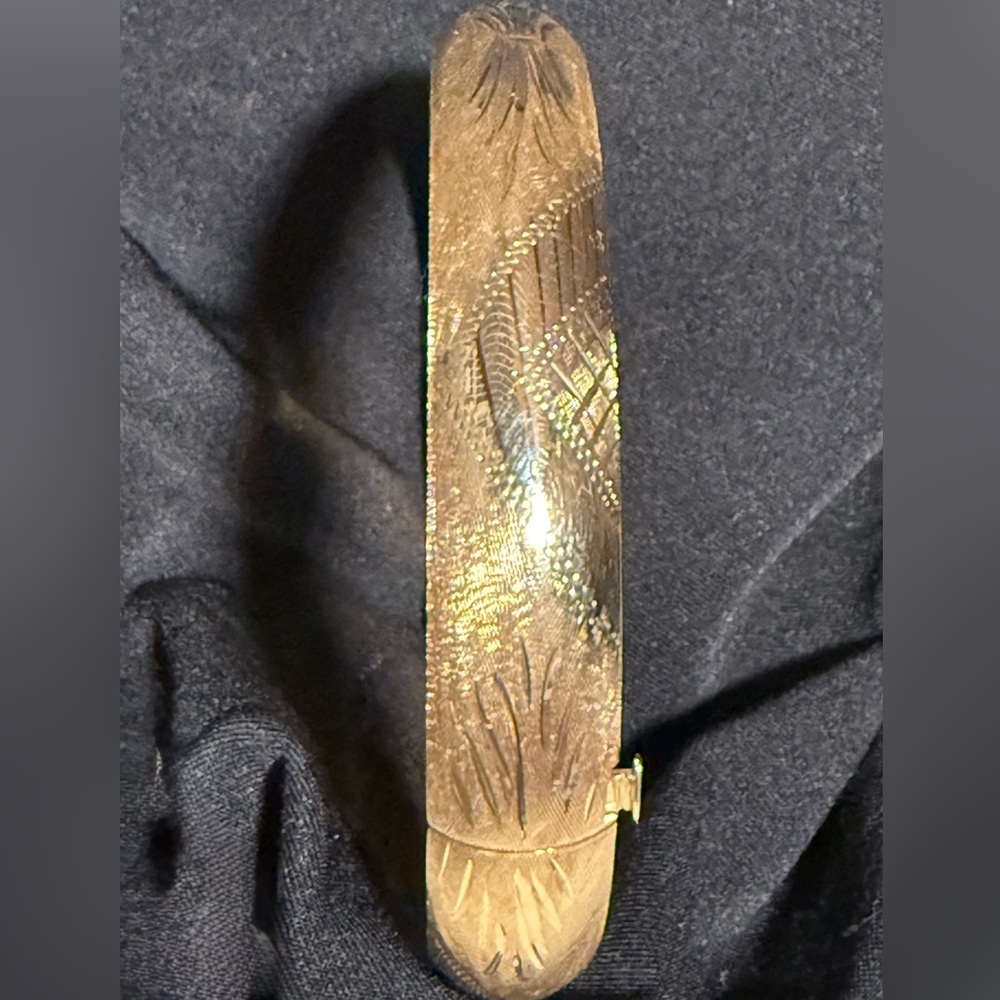 Elegant Gold Bangle Bracelet